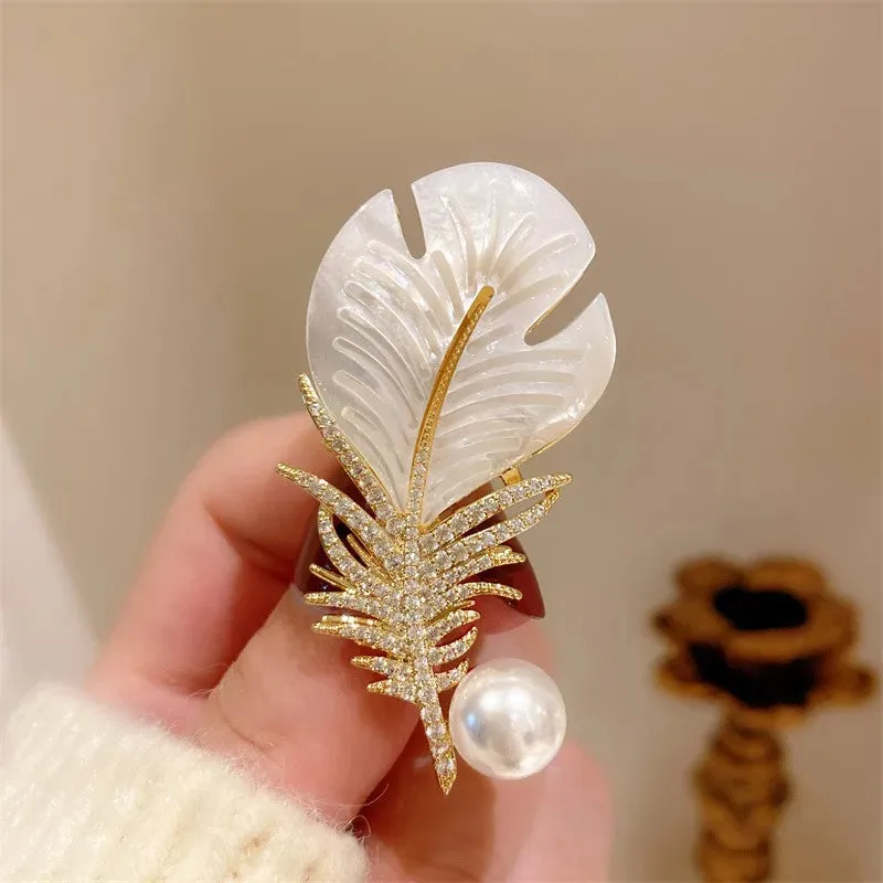 Bilge Sequin Brooch Pin